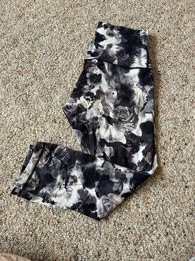 lululemon athletica Black and White Rose Pattern